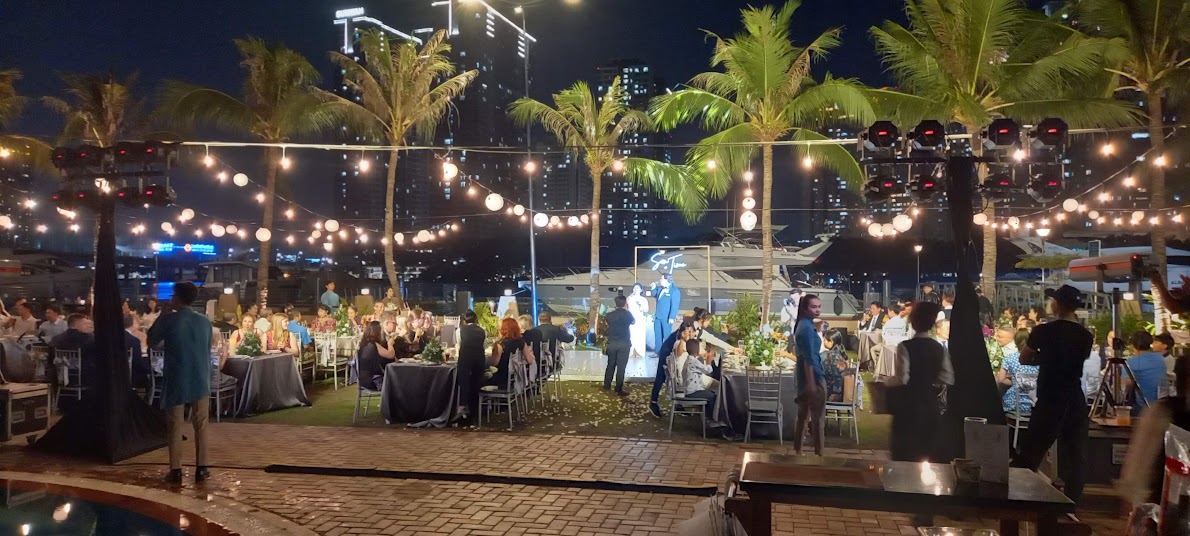 đèn par led sân khấu giá rẻ